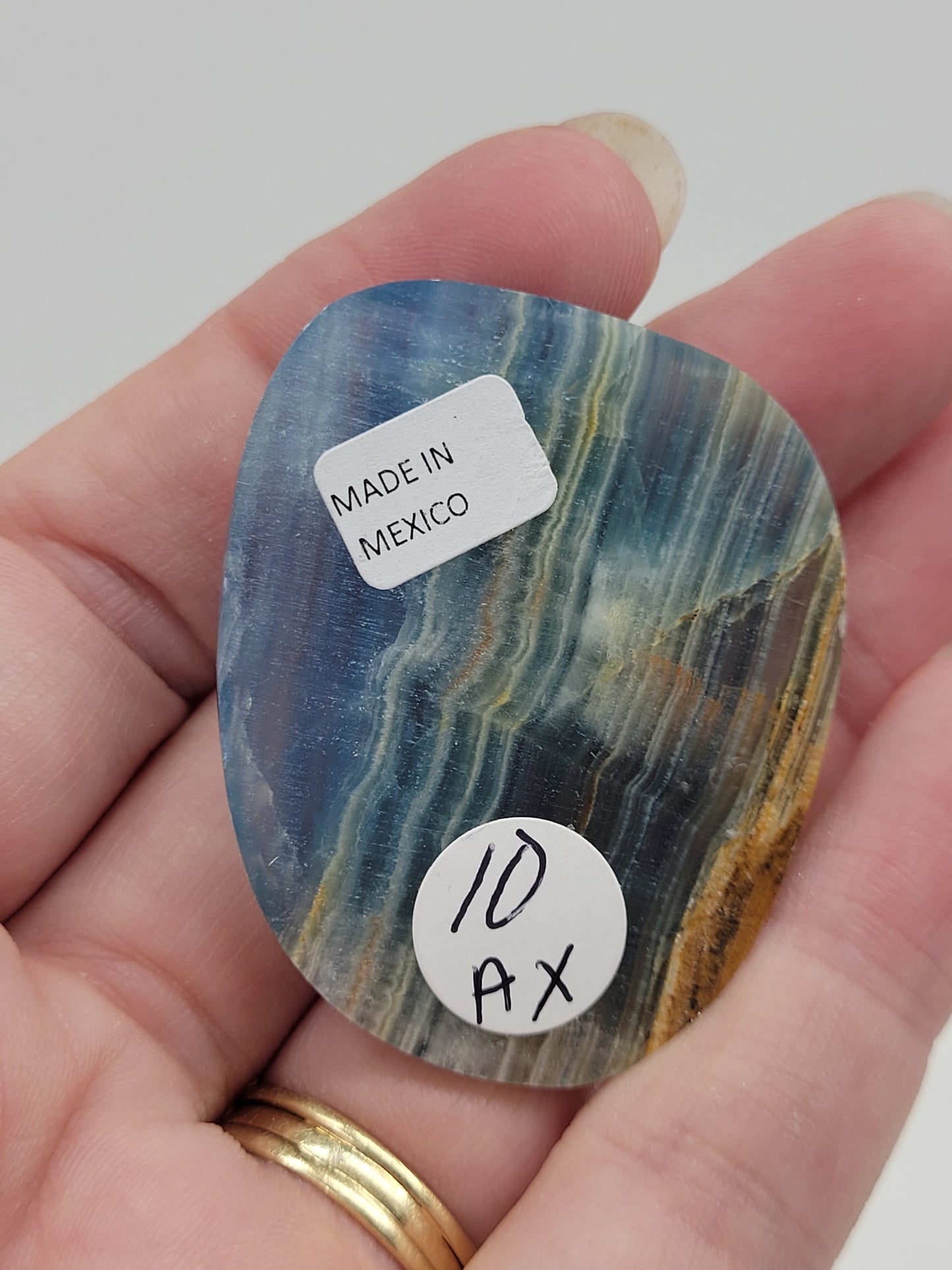 Blue Onyx cabachon (A grade)