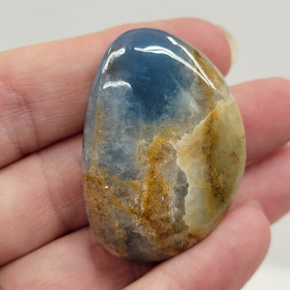 Blue Onyx cabachon (C grade)