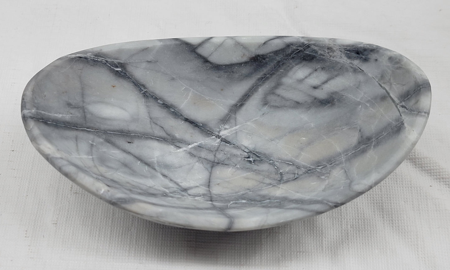 Calcite bowl