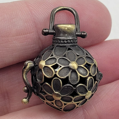 Brass sphere holder pendant