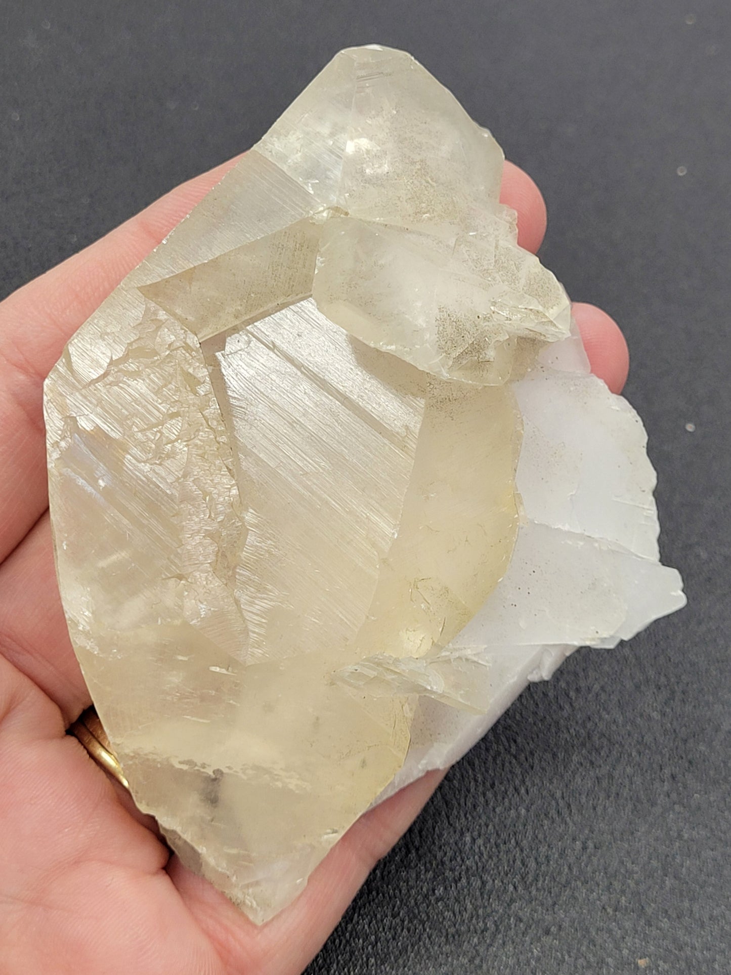 Benz style Calcite