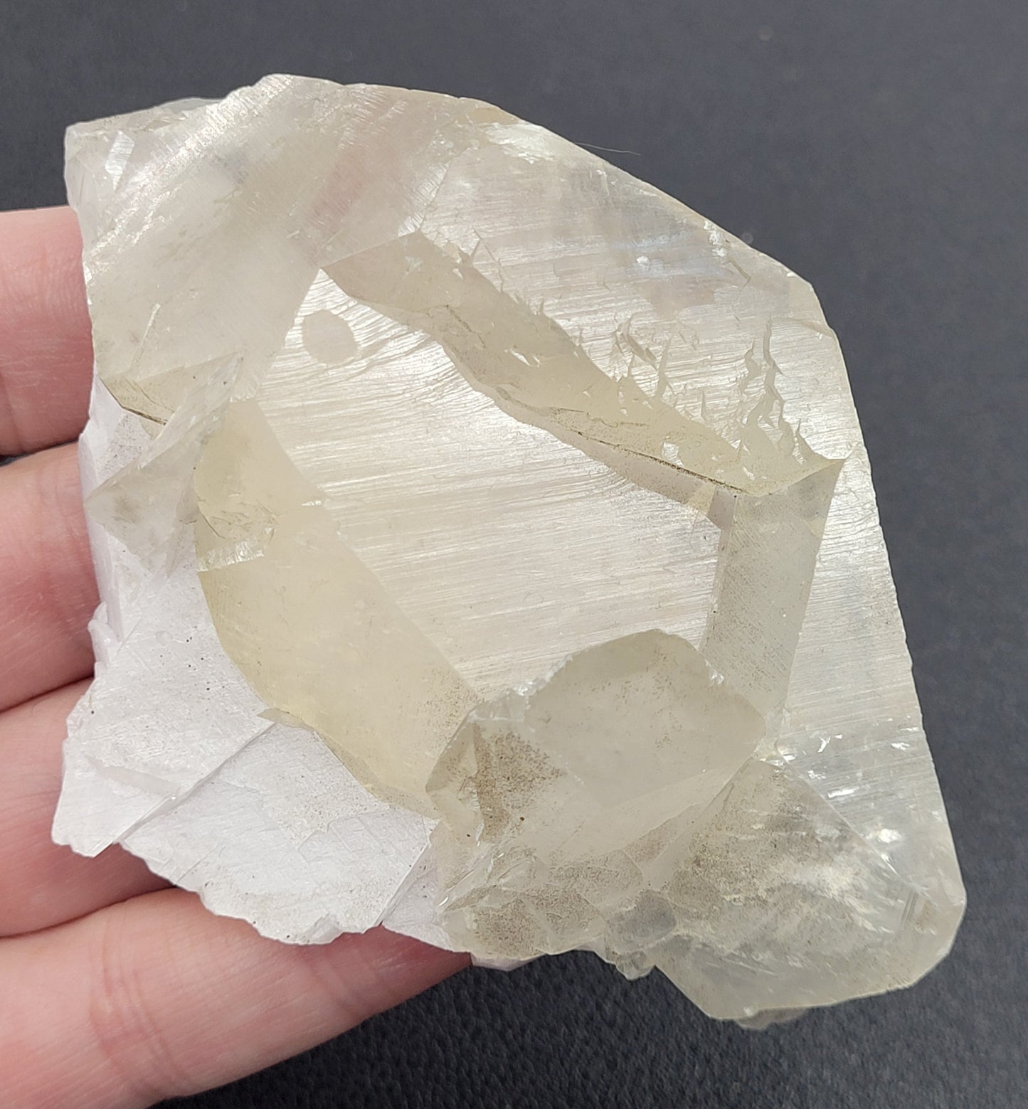 Benz style Calcite