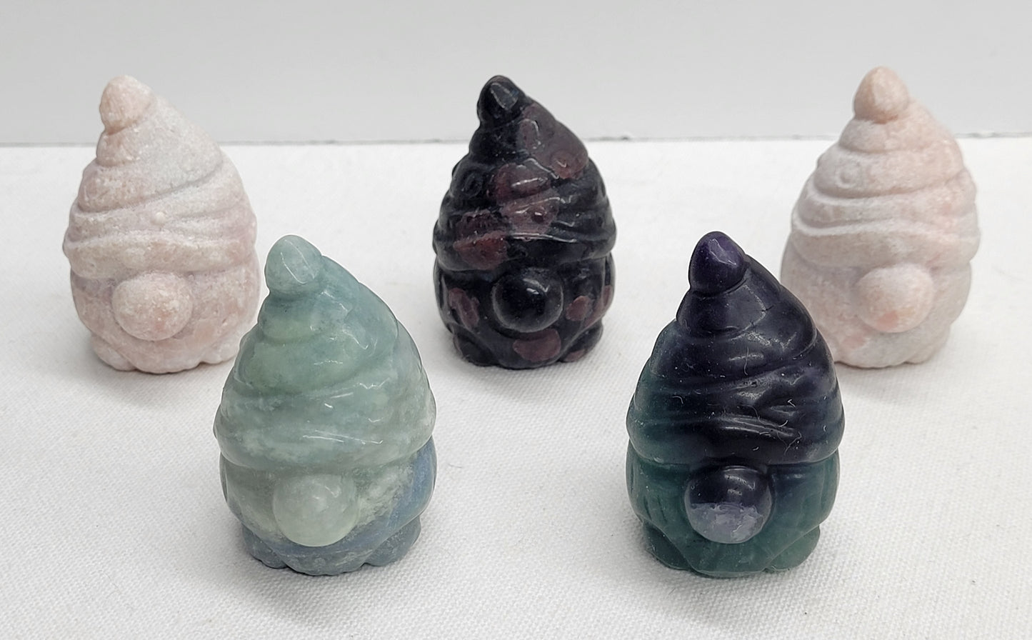 Gnomes (M) - variety of material