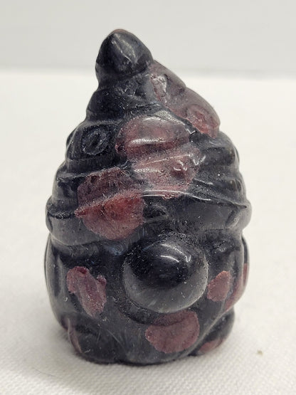 Gnomes (M) - variety of material