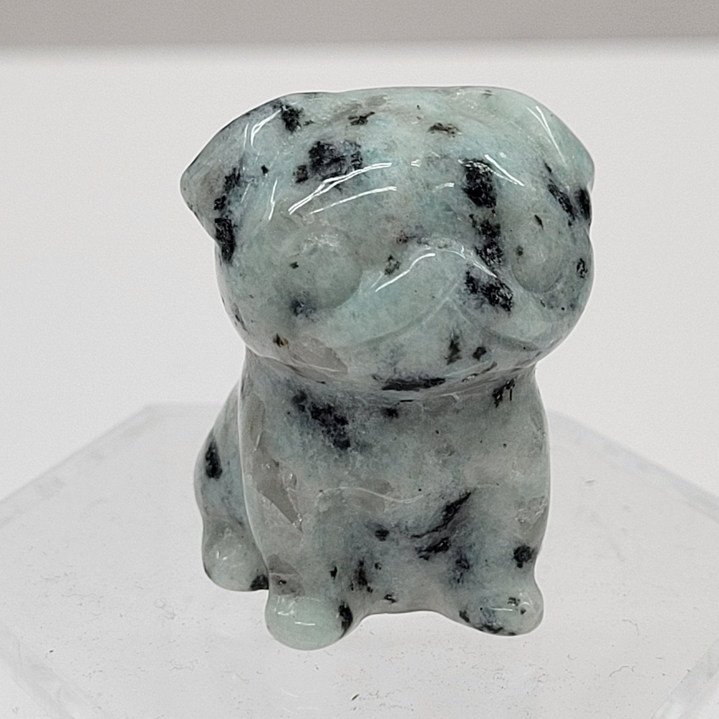 Dog carving - Pug (small/medium)