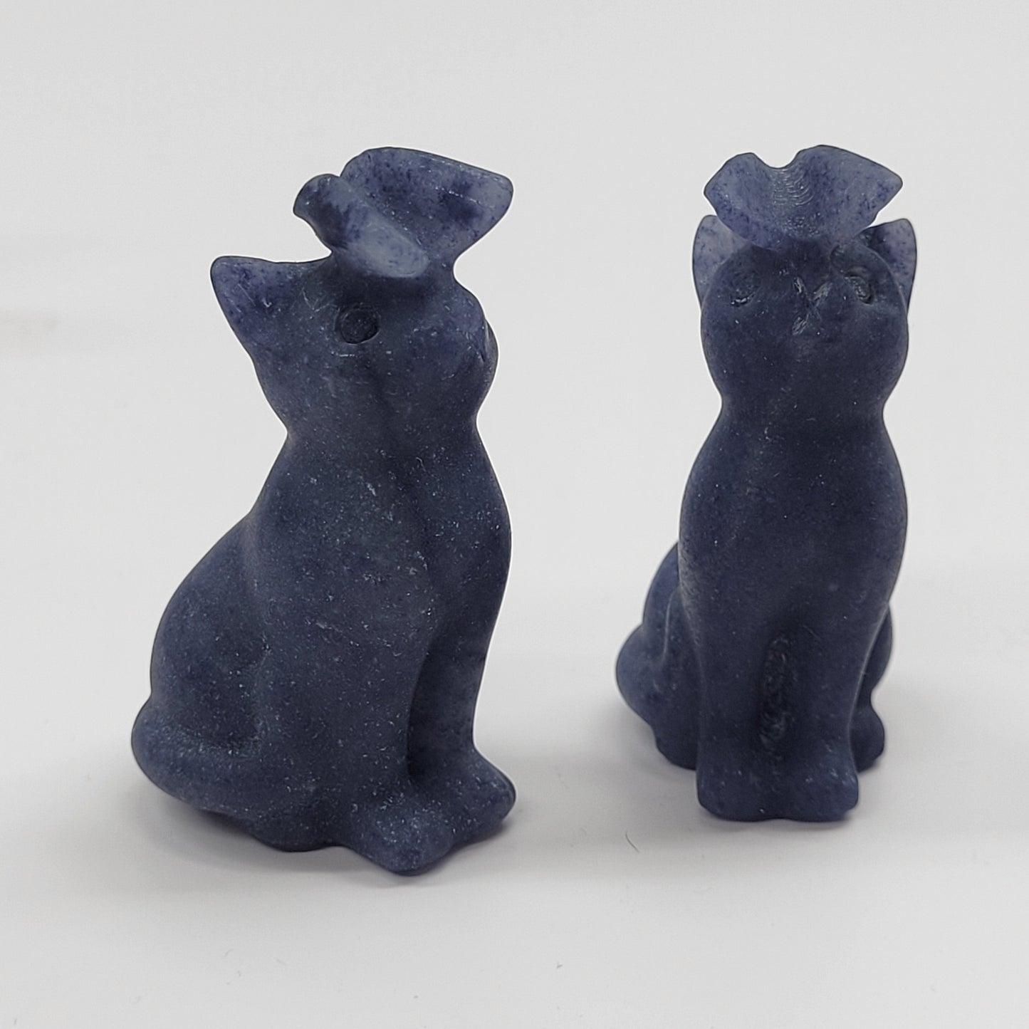 Cat/kitty carving - butterfly on nose (S)