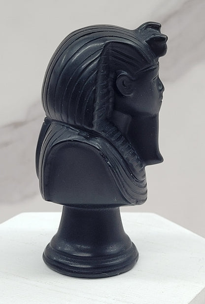 King Tut carving