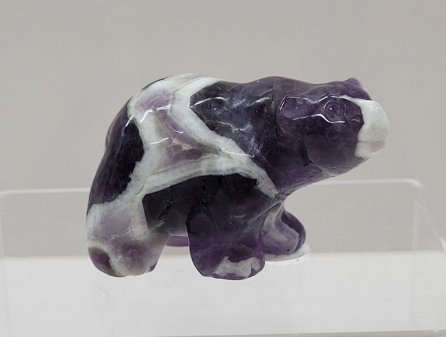 Bear carving - Dream Amethyst (small)