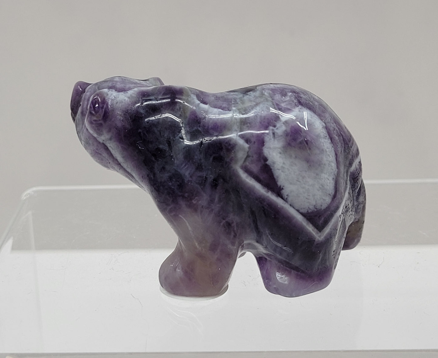 Bear carving - Dream Amethyst (small)