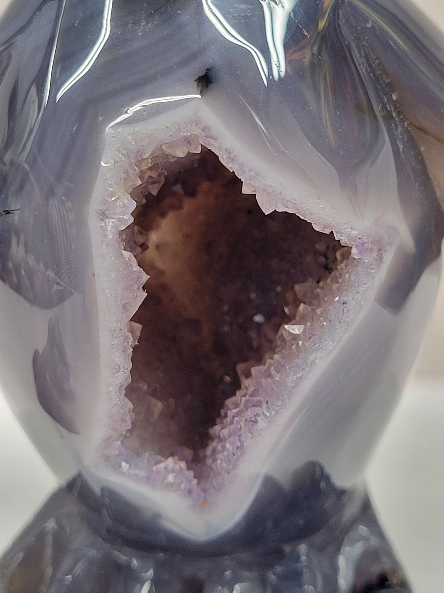 Drusy Agate penguin carving