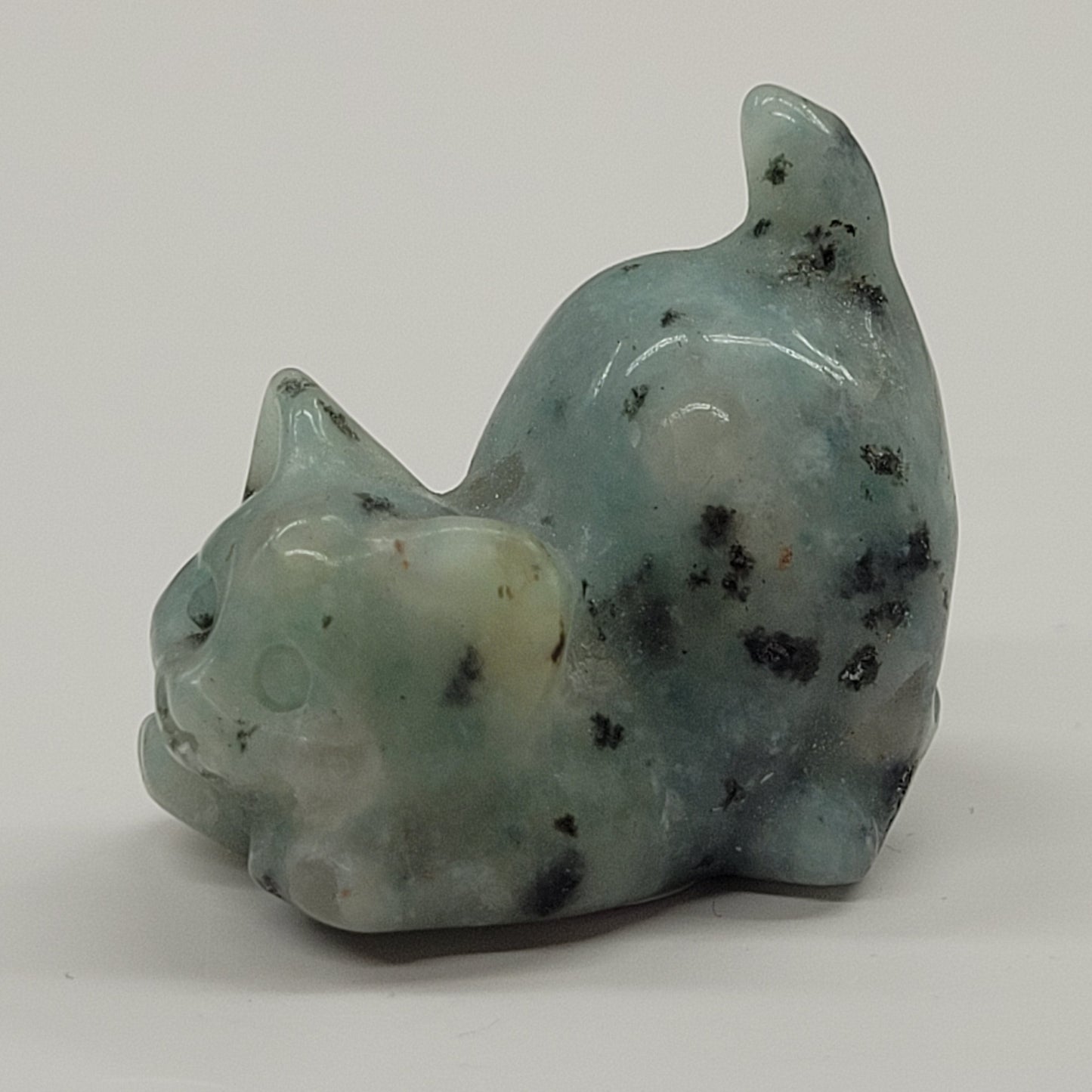 Cat/kitty carving - playful (S)