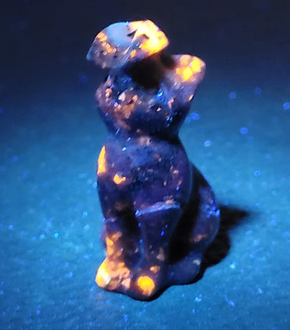 Cat/kitty carving - butterfly on nose (S)