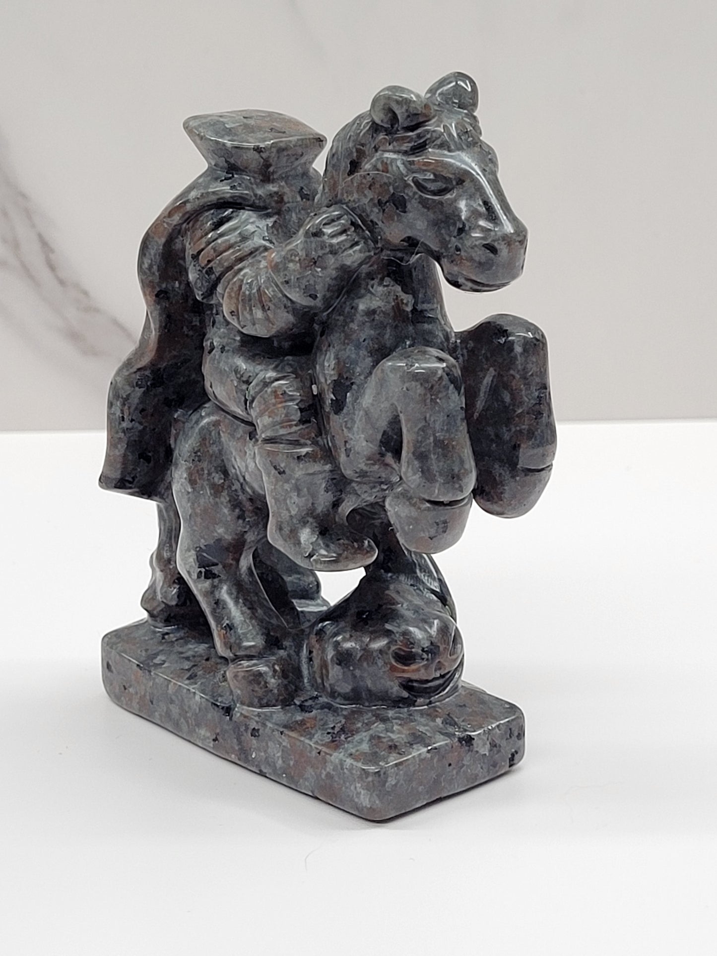 Headless Horsman carving - Yooperlite
