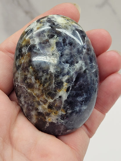 Iolite/Cordierite palm