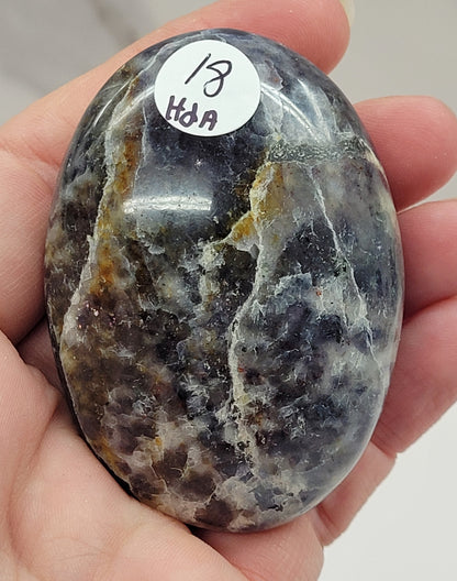 Iolite/Cordierite palm