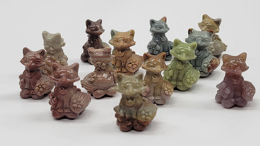 Alashan Agate mini carving - Fox on a flower