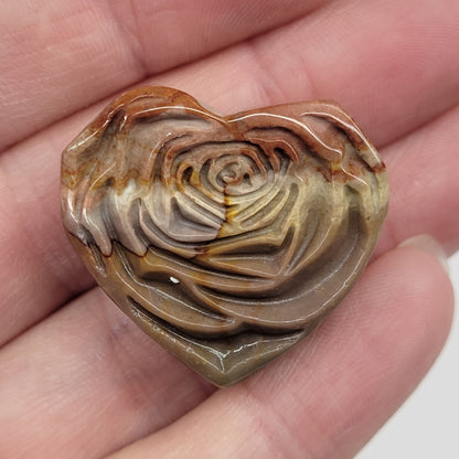 Alashan Agate mini carving - Heart rose