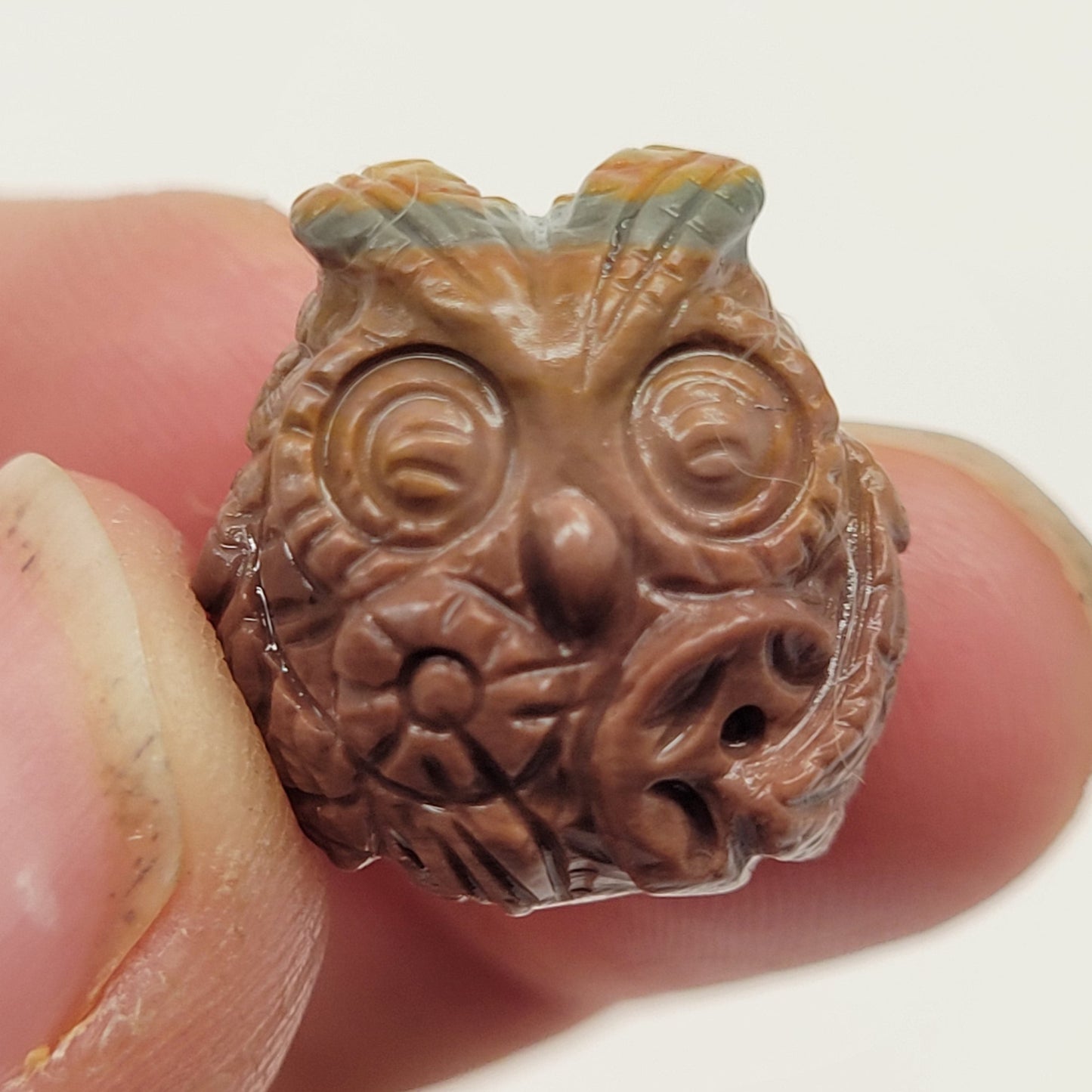 Alashan Agate mini carving - Owl 1