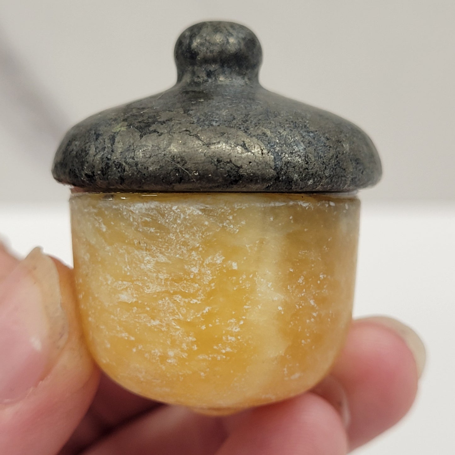 Acorn carving (medium)