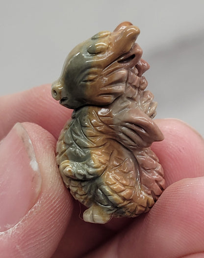 Alashan Agate mini carving - Dragon