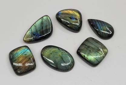 Labradorite cabachon