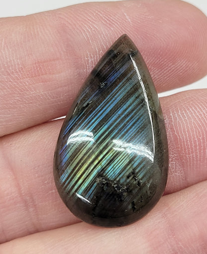 Labradorite cabachon