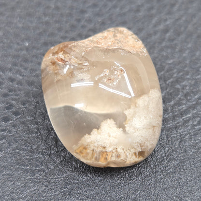 Brazilian Garden Quartz lens
