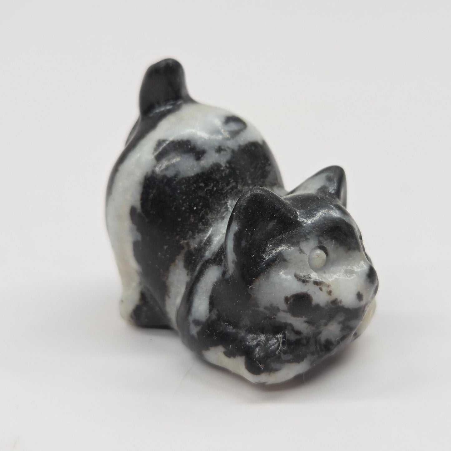 Cat/kitty carving - playful (S)