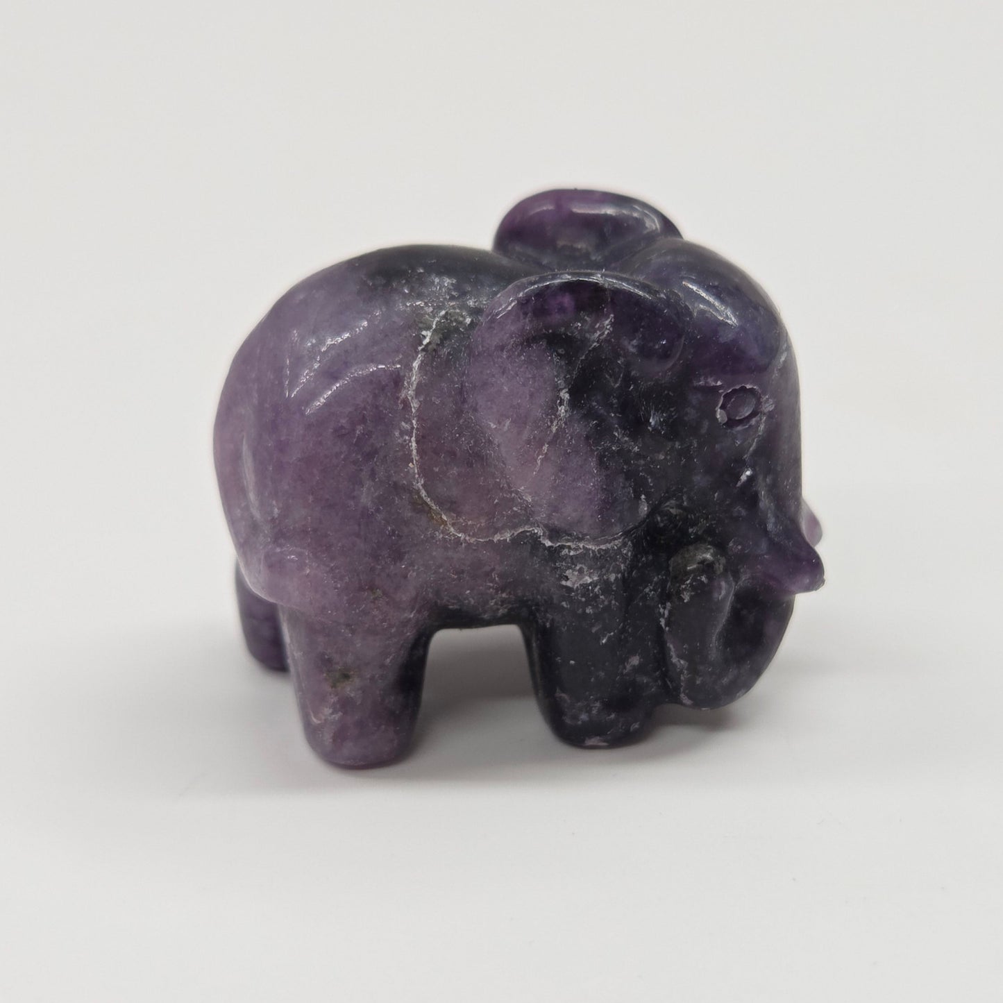 Elephant carvings - trunk down (small)