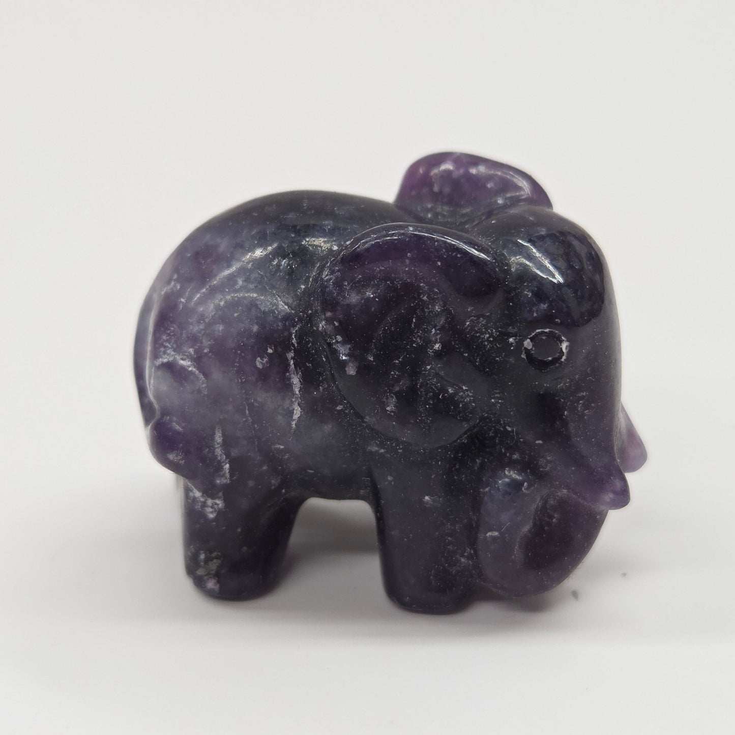 Elephant carvings - trunk down (small)