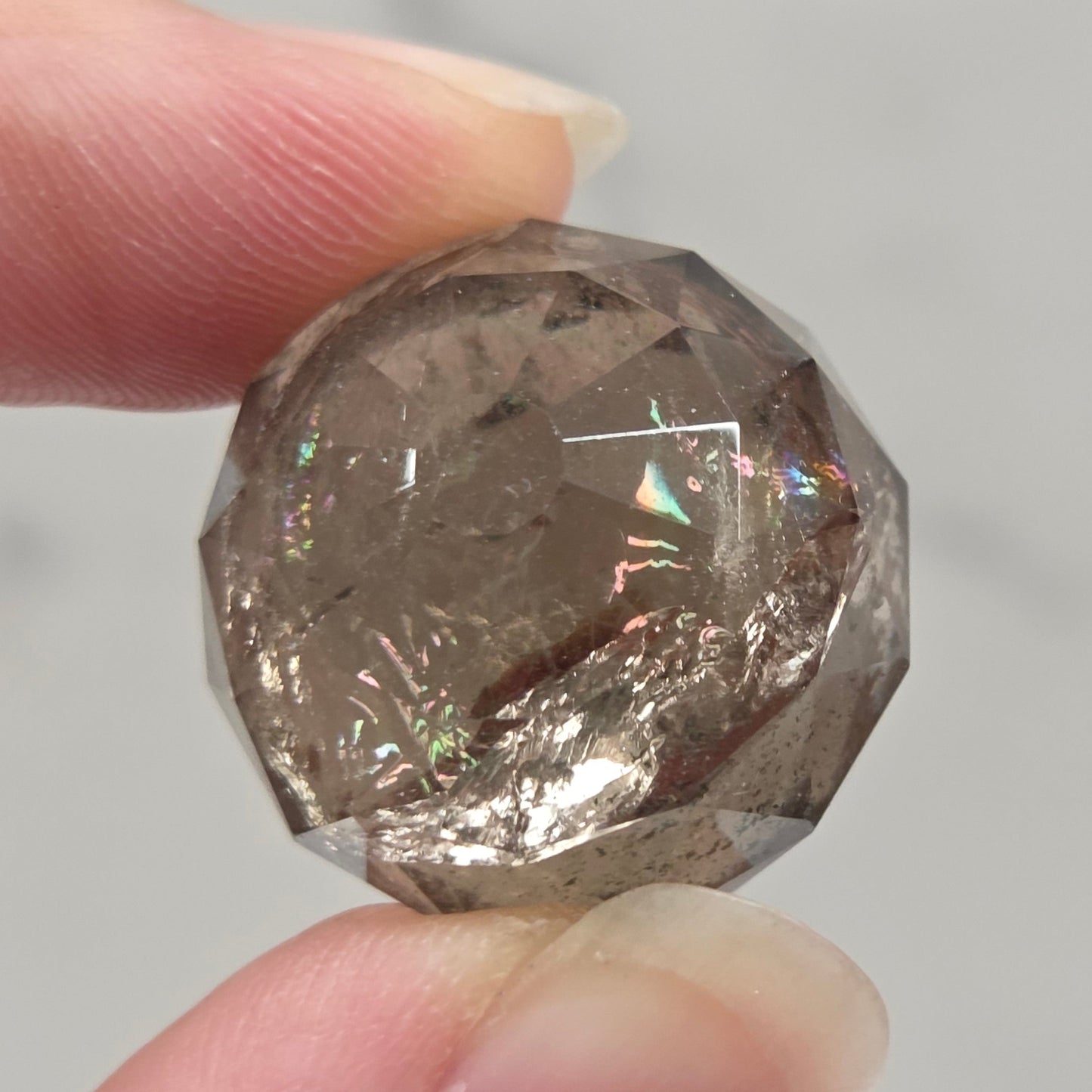 Faceted mini spheres