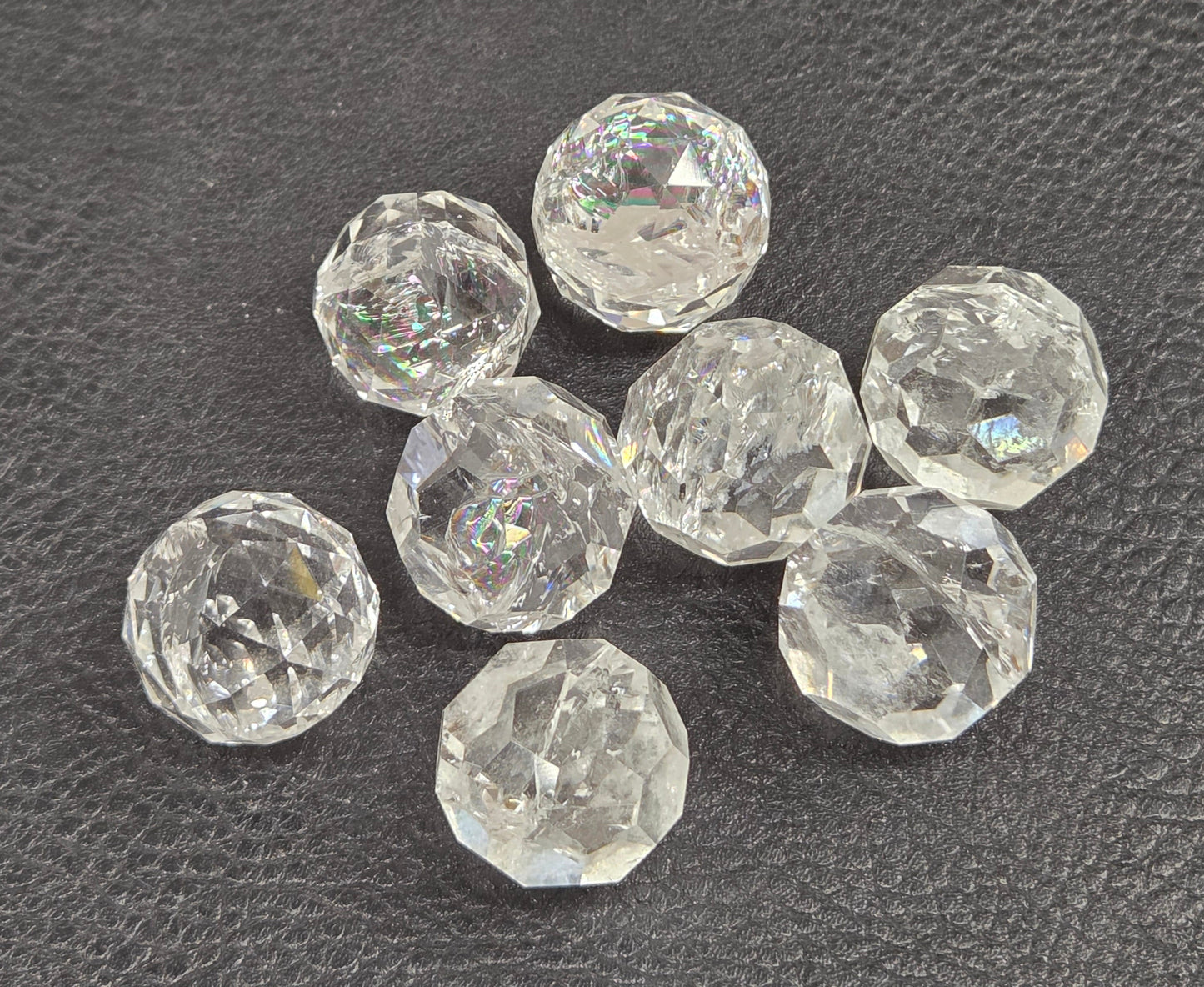 Faceted mini spheres