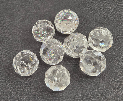 Faceted mini spheres