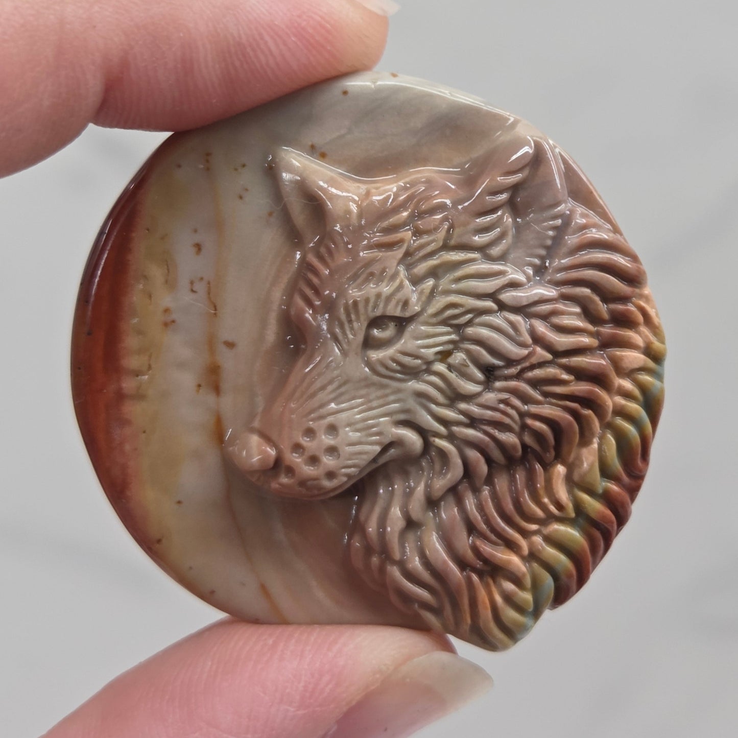 Alashan Agate mini carving - Wolf coin
