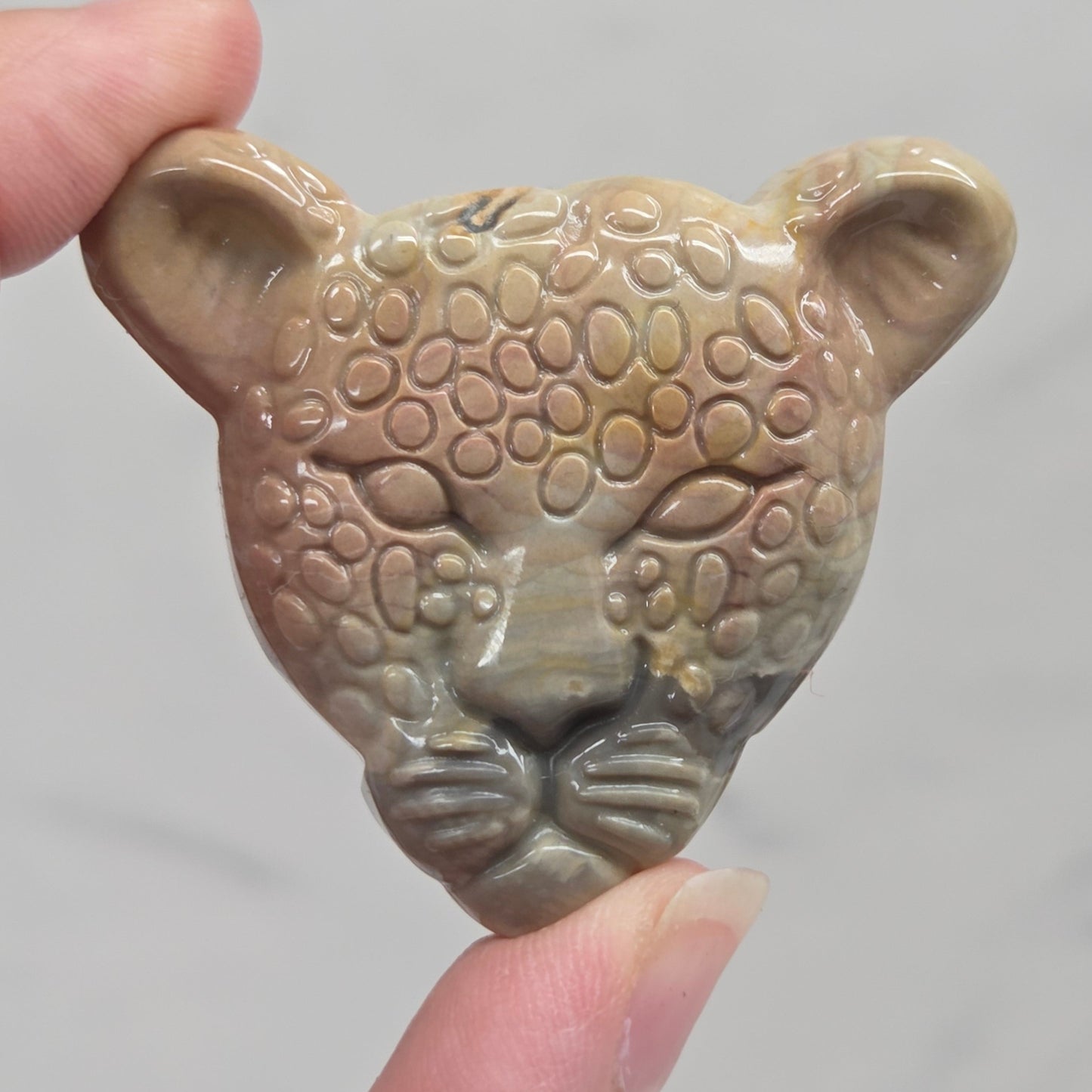 Alashan Agate mini carving - Leopard