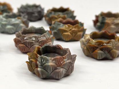 Alashan Agate mini carving - Lotus flower