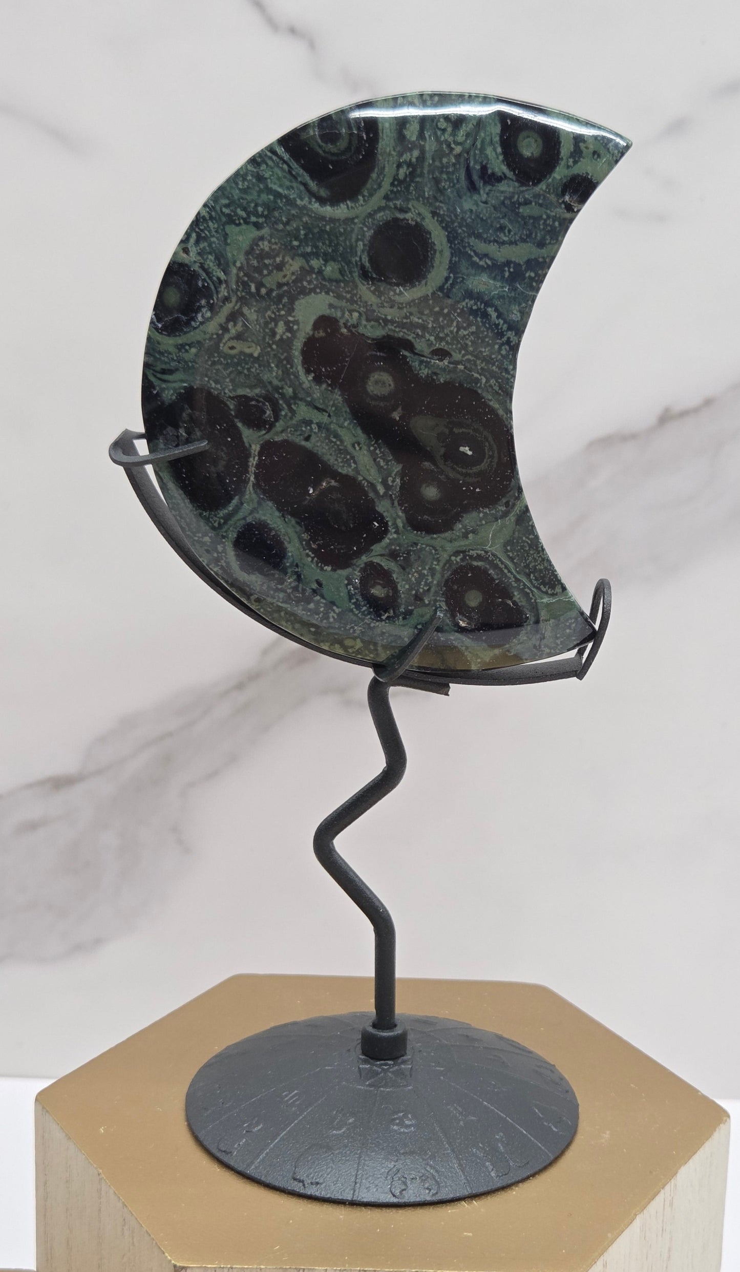 Kambaba moon