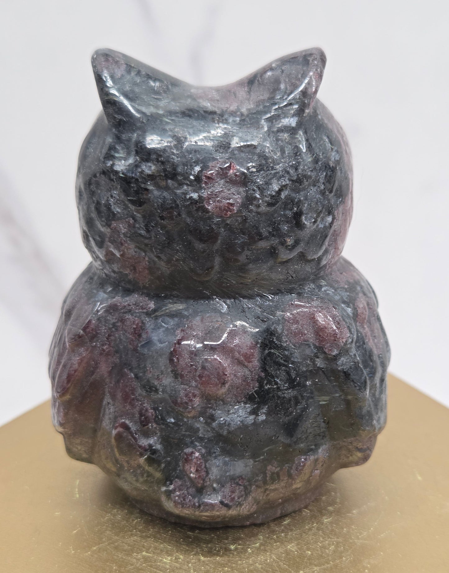 Owl carving large - Garnet