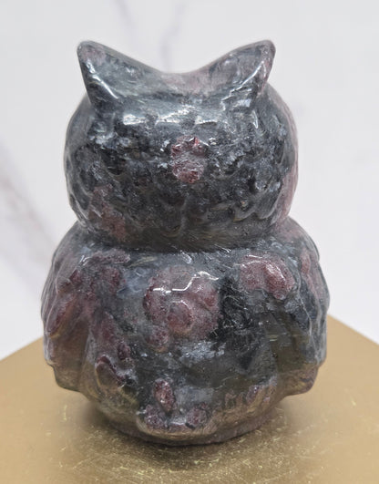 Owl carving large - Garnet