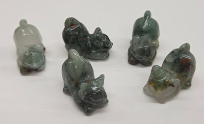 Cat/kitty carvings - playful (X-small)