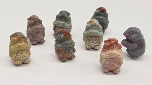 Alashan Agate mini carving - Hamster/Woodchuck