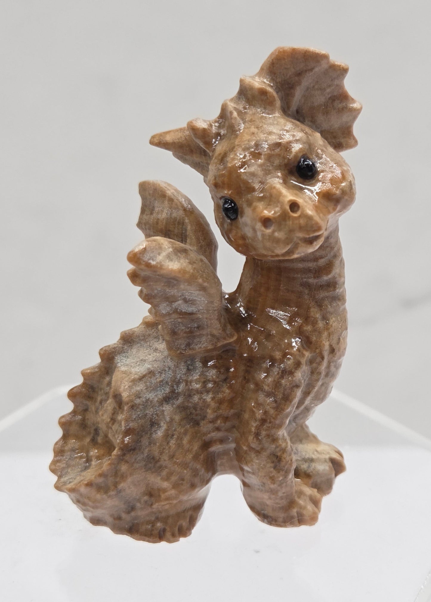 Dragon side sitting carving (M)