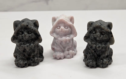 Hooded cat/kitty carving