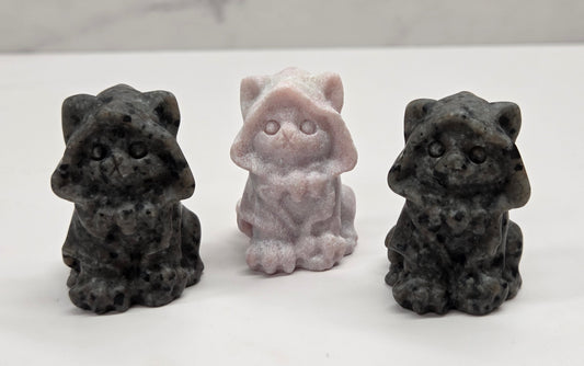 Hooded cat/kitty carving