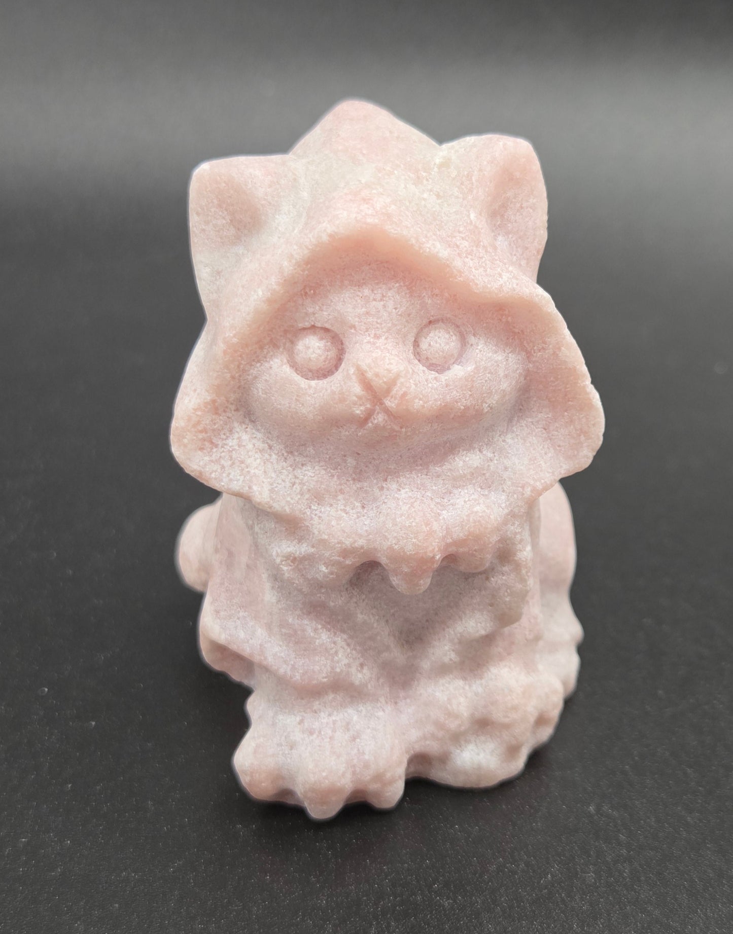 Hooded cat/kitty carving