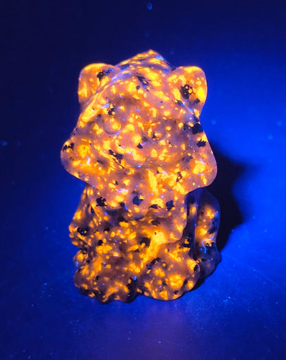 Hooded cat/kitty carving