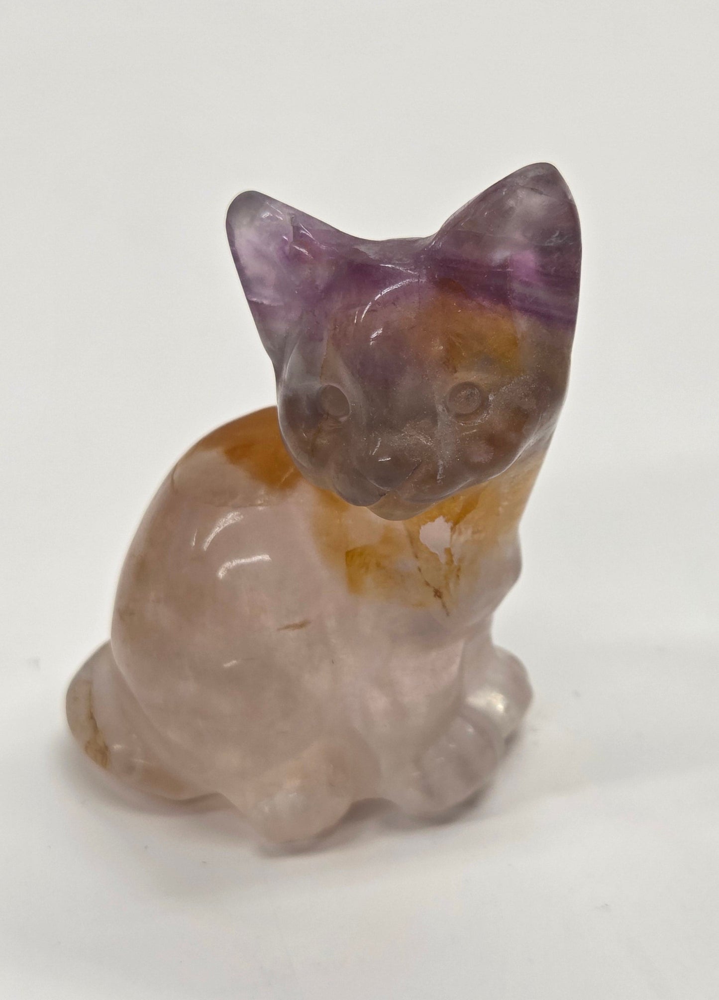 Cat/kitty carvings - side sitting (L)