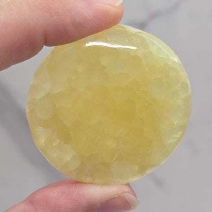 Lemon Calcite flat coin/round palm
