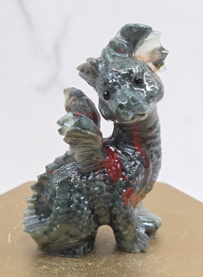 Dragon side sitting carving (M)