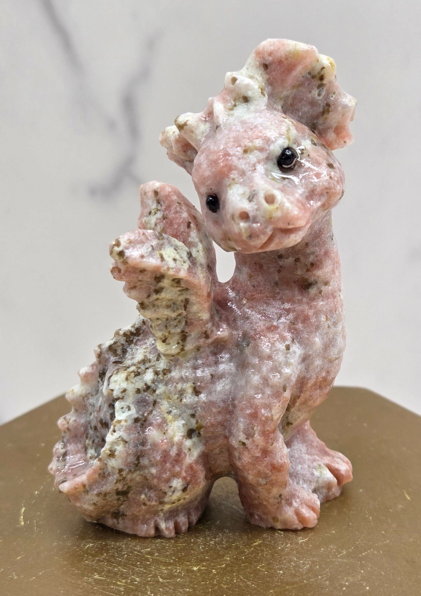 Dragon side sitting carving (M)